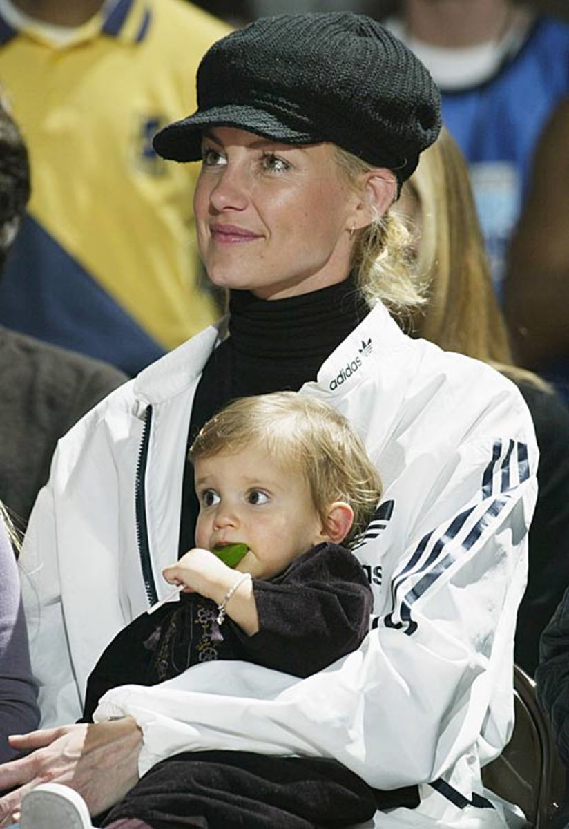 140210223510-faith-hill-single-image-cut.jpg